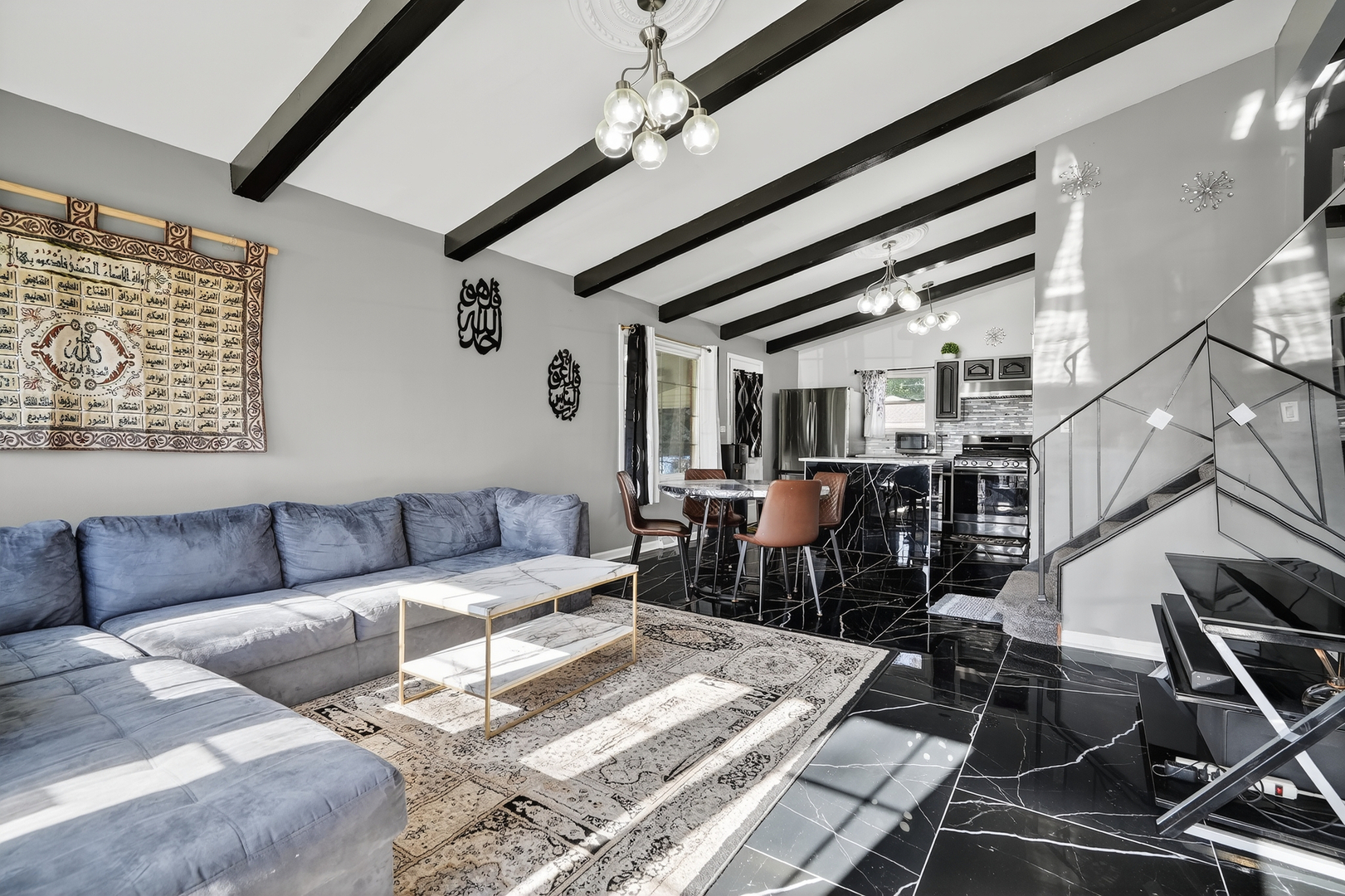 2126 David Drive, Des Plaines, IL 60018