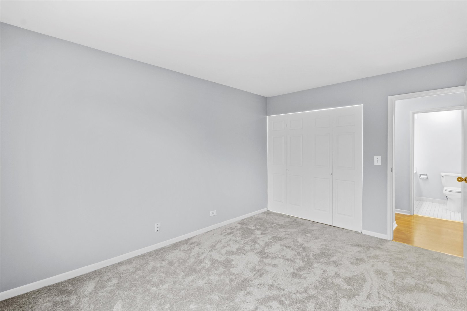 3026 Roberts Drive #7, Woodridge, IL 60517