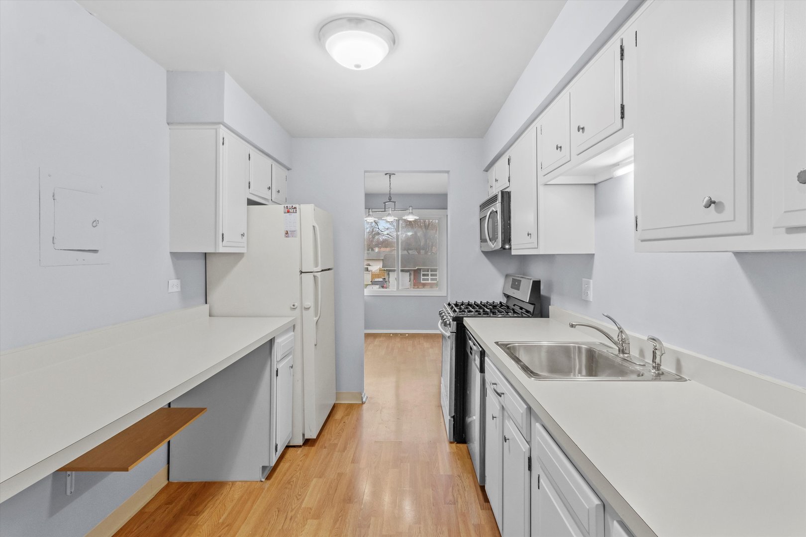 3026 Roberts Drive #7, Woodridge, IL 60517