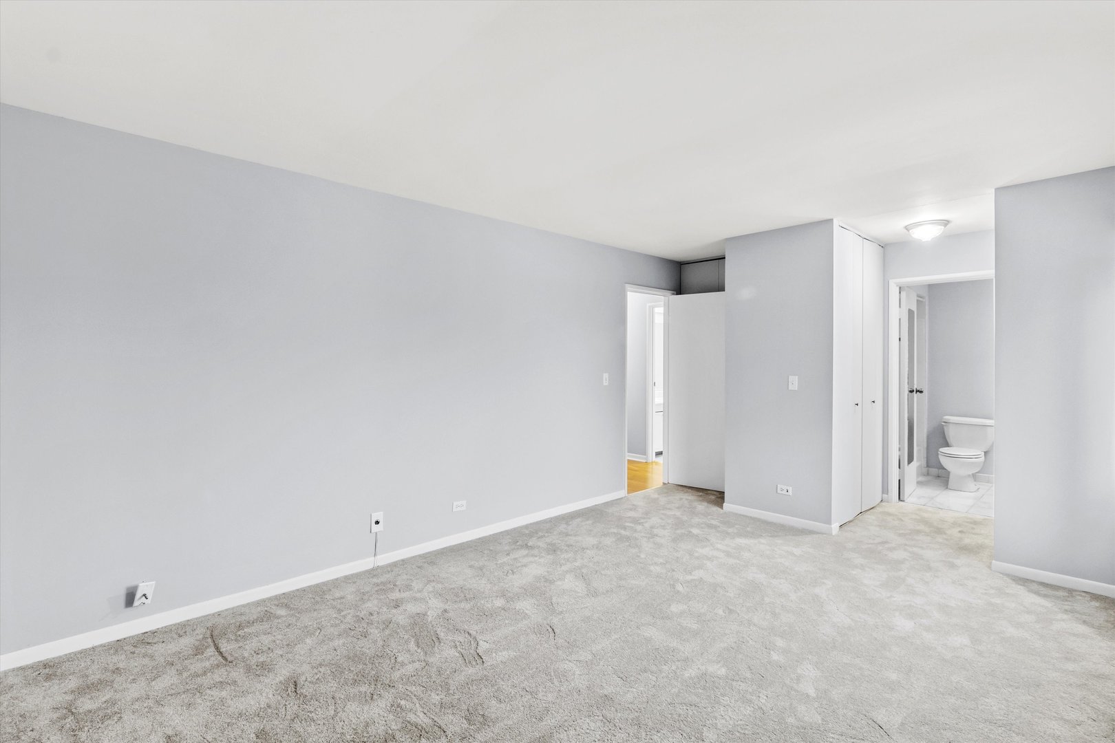 3026 Roberts Drive #7, Woodridge, IL 60517