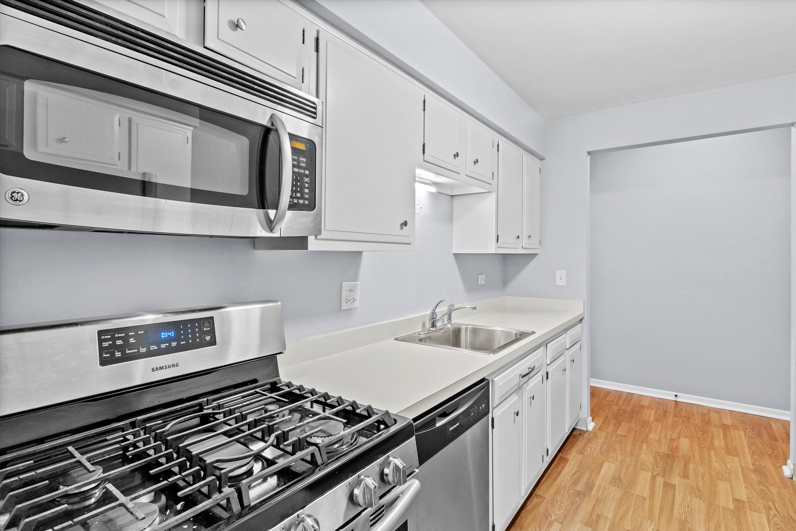 3026 Roberts Drive #7, Woodridge, IL 60517