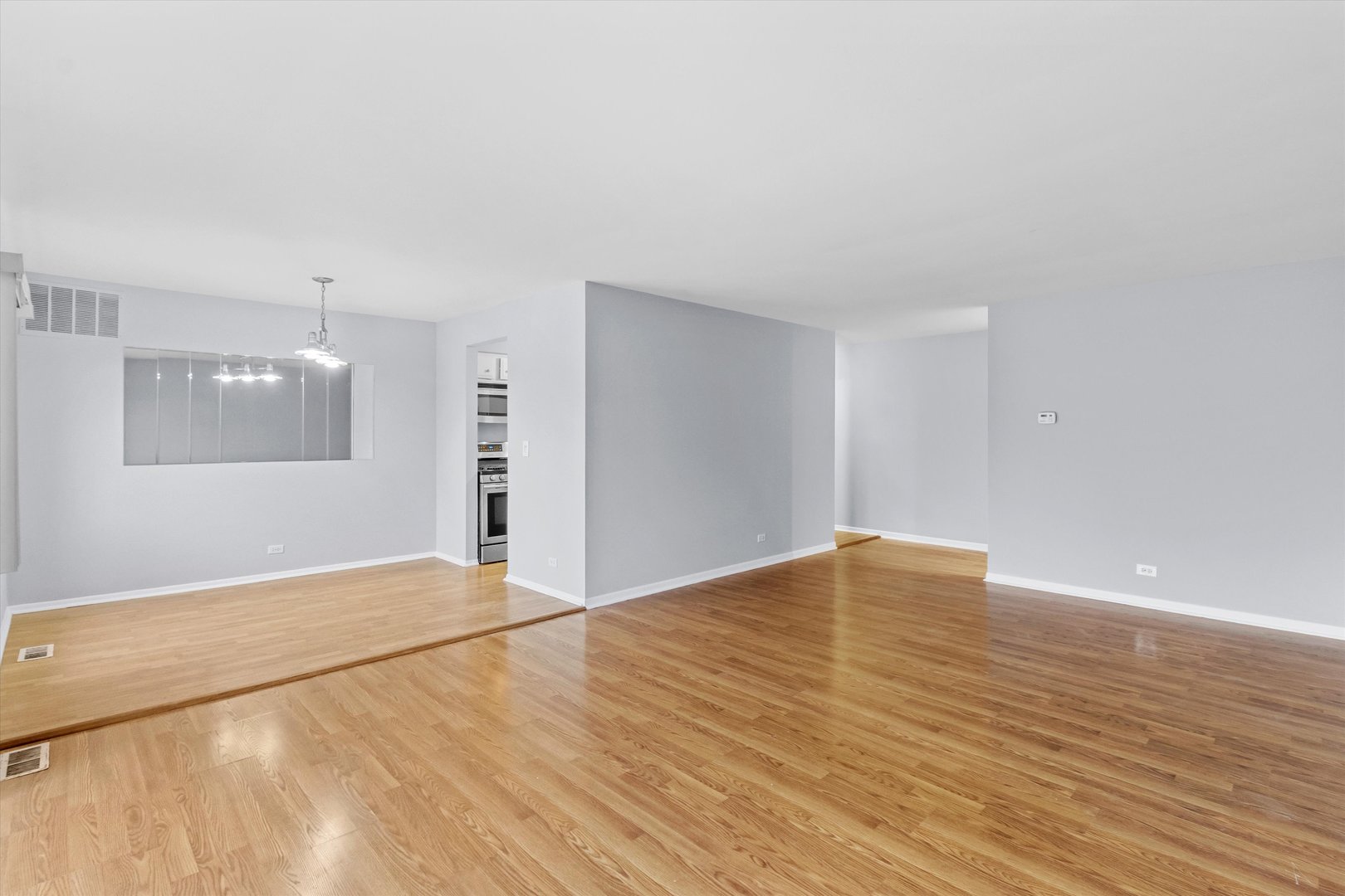 3026 Roberts Drive #7, Woodridge, IL 60517