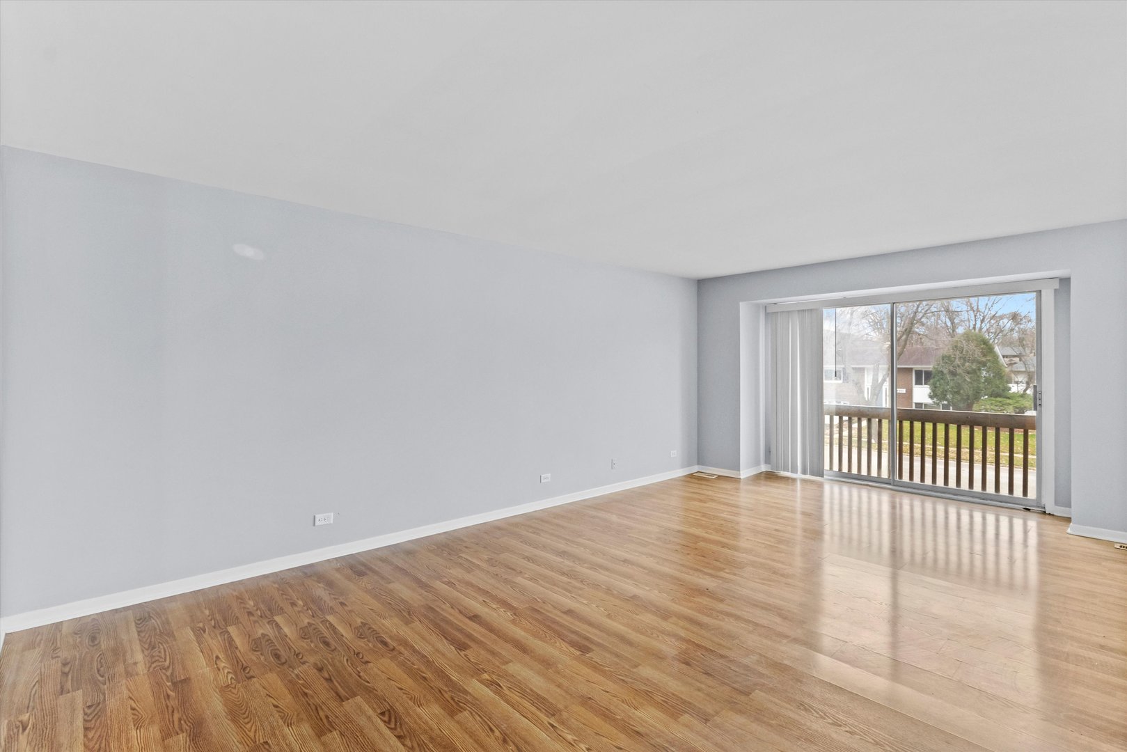 3026 Roberts Drive #7, Woodridge, IL 60517