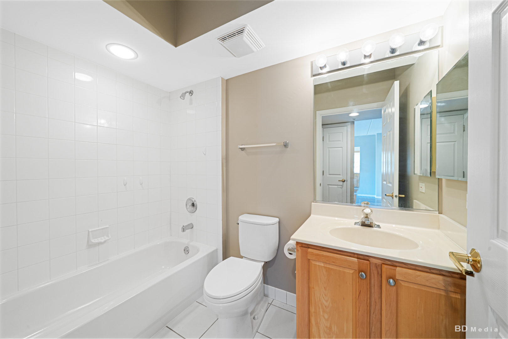 104 N Plum Grove Road #400, Palatine, IL 60067