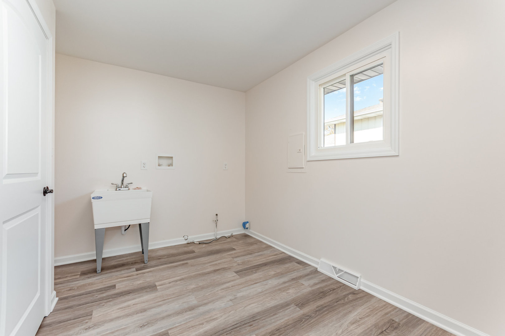 2380 Chestnut Lane, Morris, IL 60450