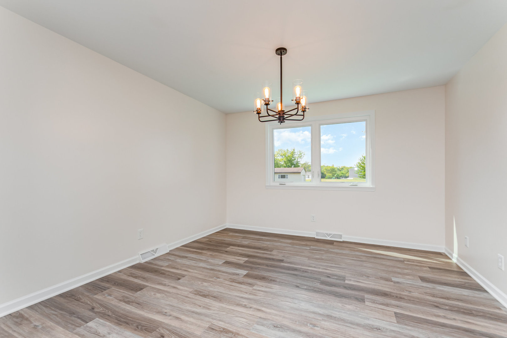 2380 Chestnut Lane, Morris, IL 60450