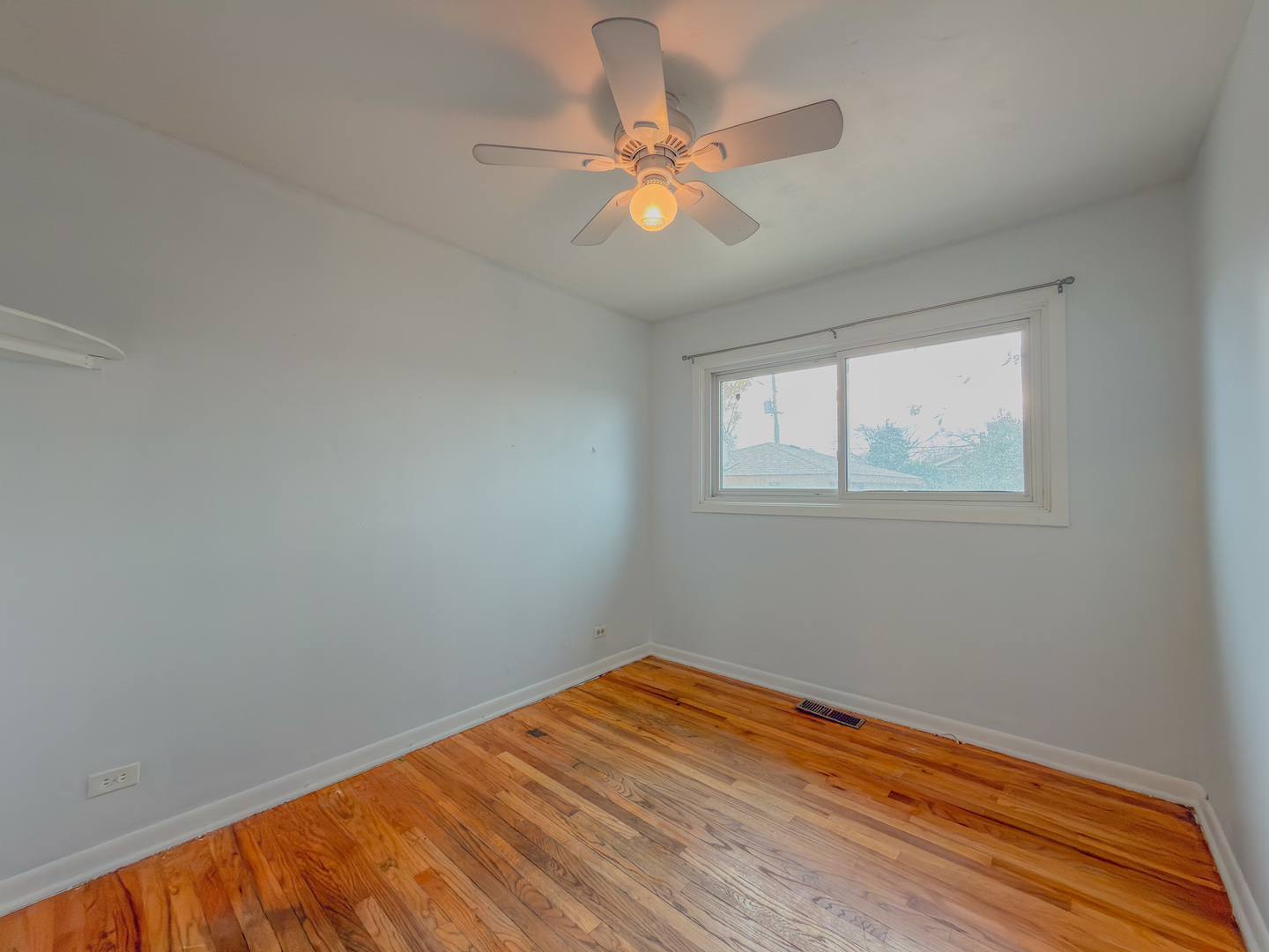 539 W Rose Avenue, Addison, IL 60101