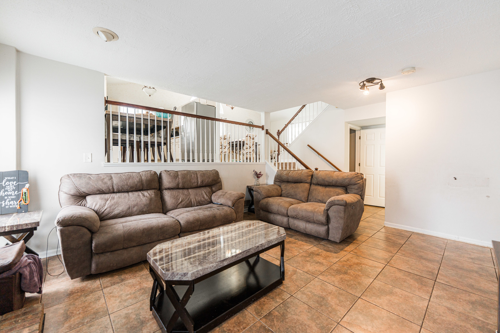 4015 Peartree Drive, Lake In The Hills, IL 60156