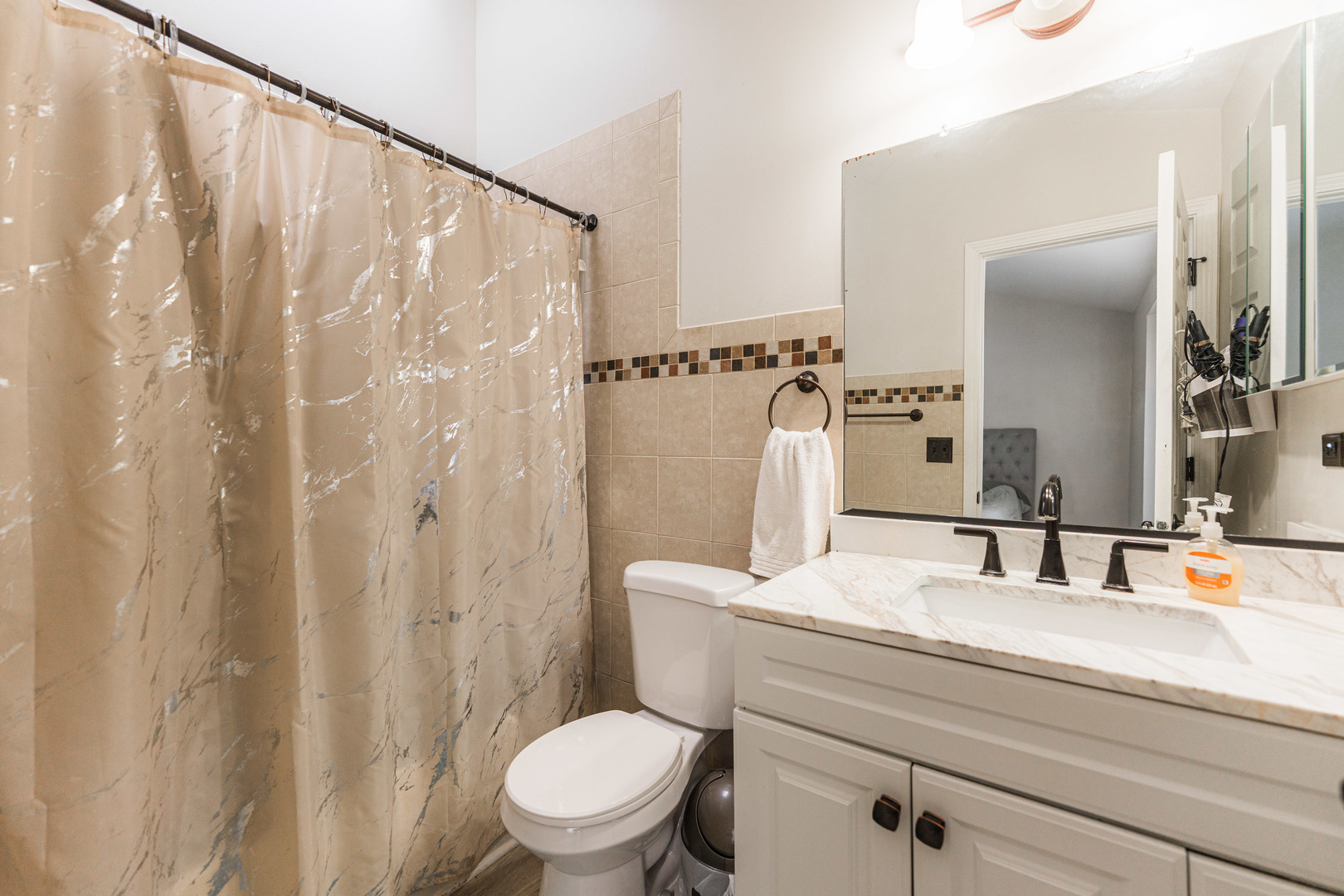 4015 Peartree Drive, Lake In The Hills, IL 60156