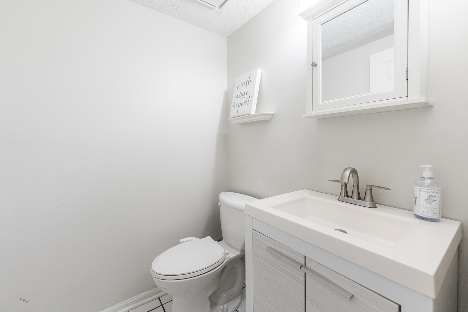 4015 Peartree Drive, Lake In The Hills, IL 60156