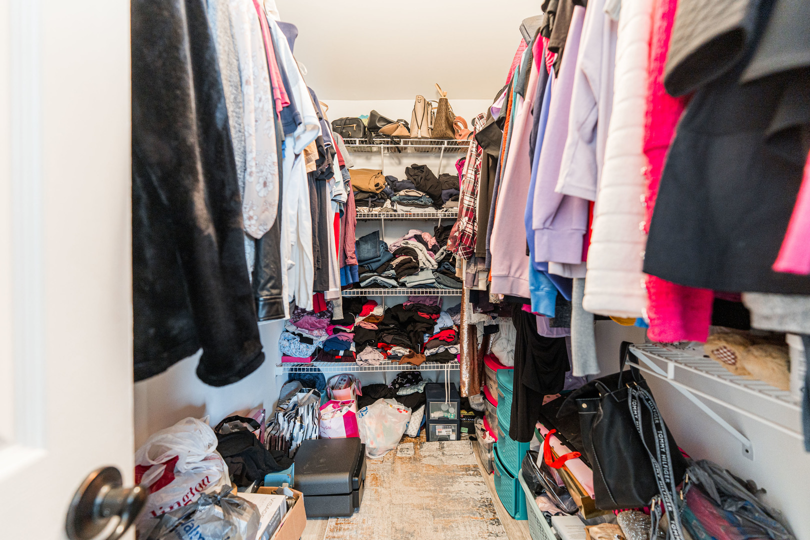 4015 Peartree Drive, Lake In The Hills, IL 60156