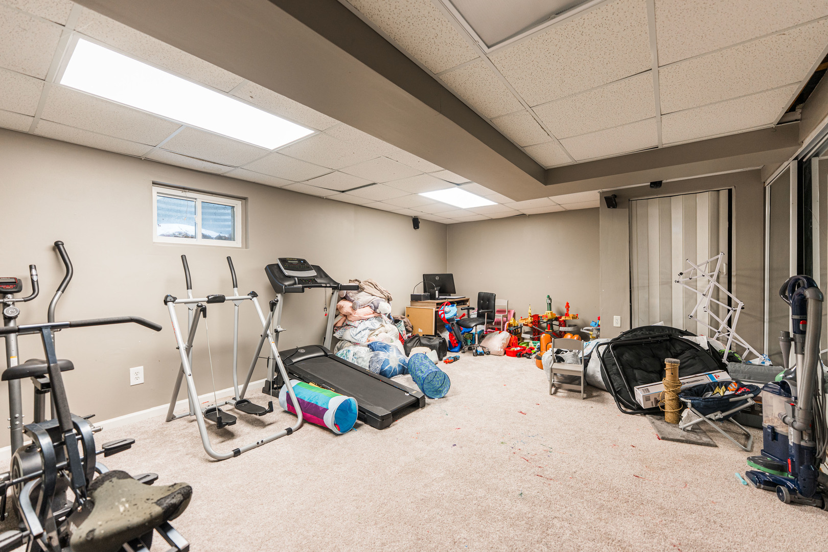 4015 Peartree Drive, Lake In The Hills, IL 60156