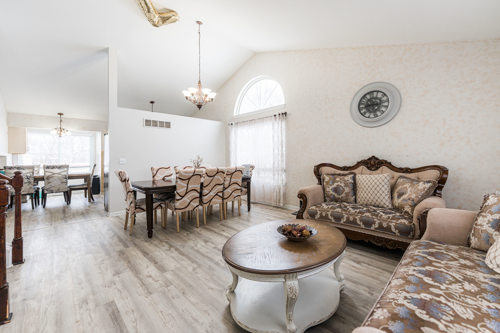 4015 Peartree Drive, Lake In The Hills, IL 60156