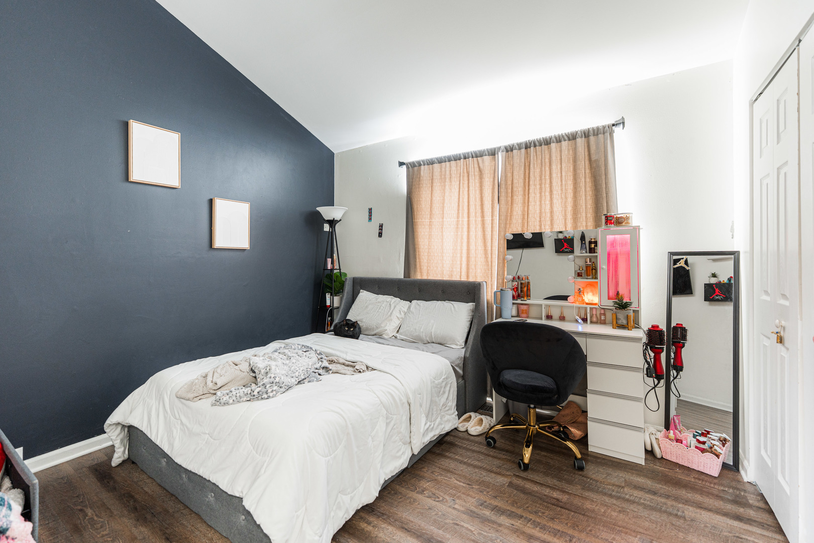 4015 Peartree Drive, Lake In The Hills, IL 60156