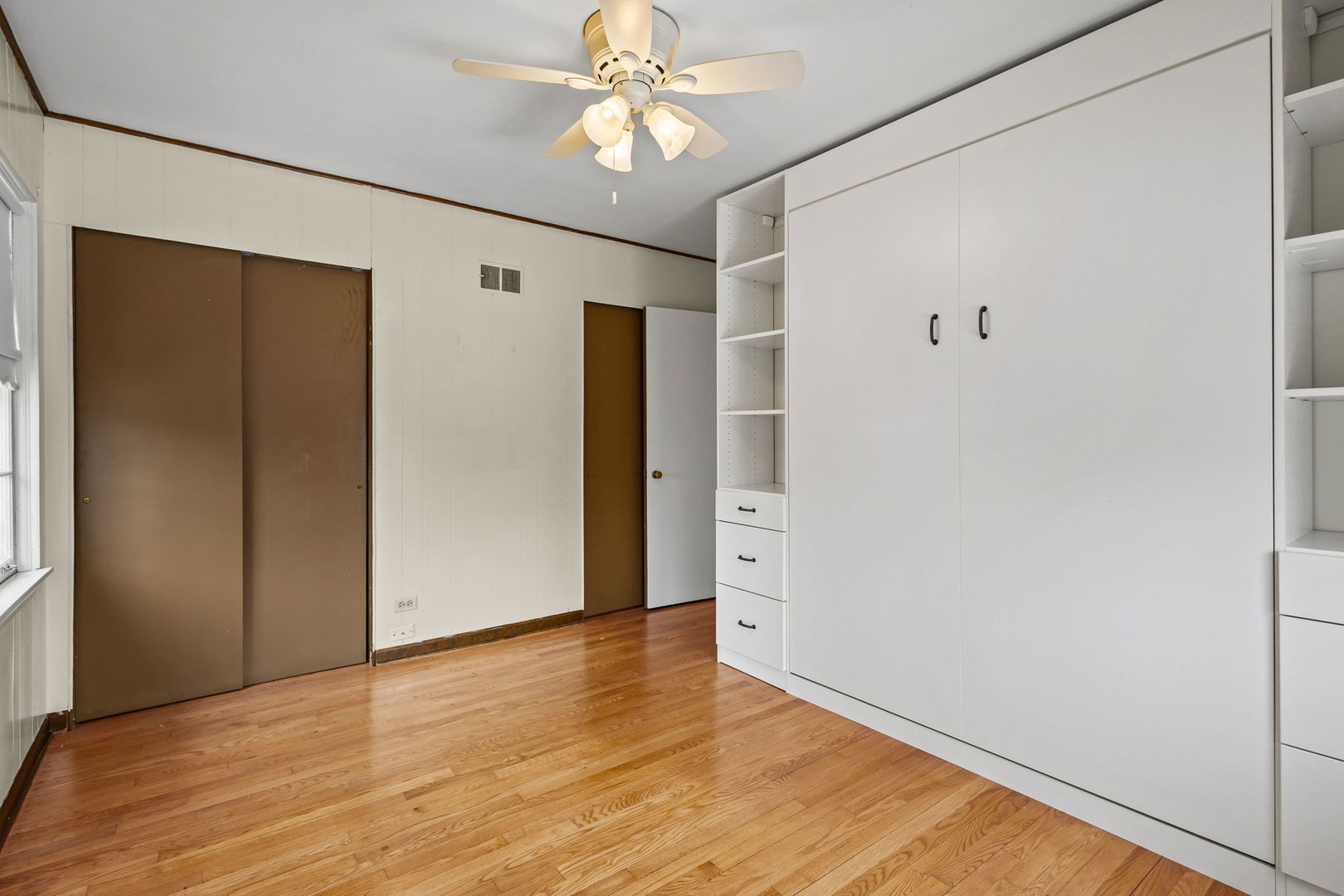 407 W North Avenue, Elmhurst, IL 60126