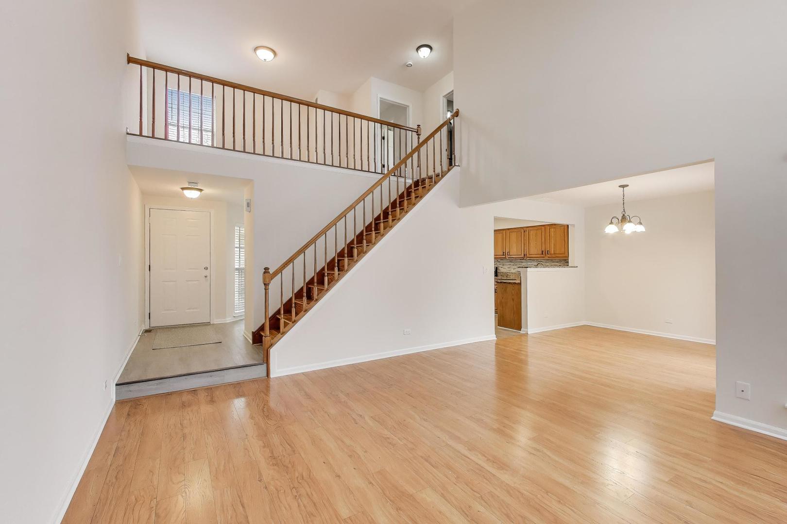 716 Clover Hill Court, Elk Grove Village, IL 60007