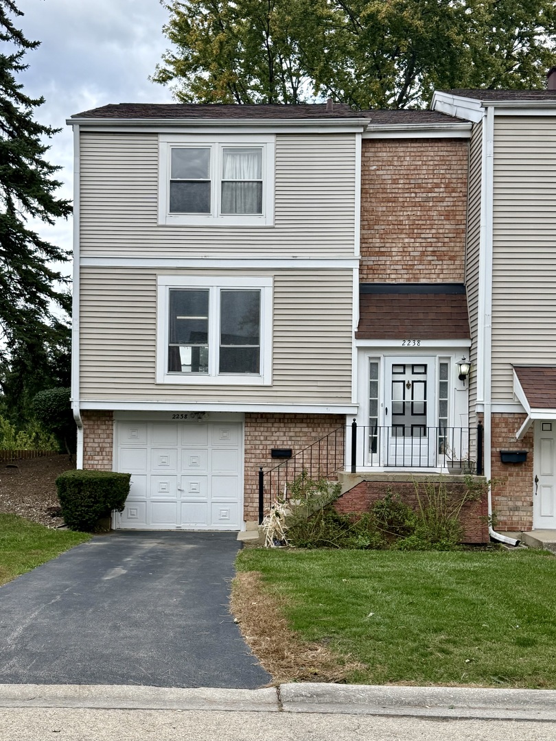 2238 Clifton Place, Hoffman Estates, IL 60169