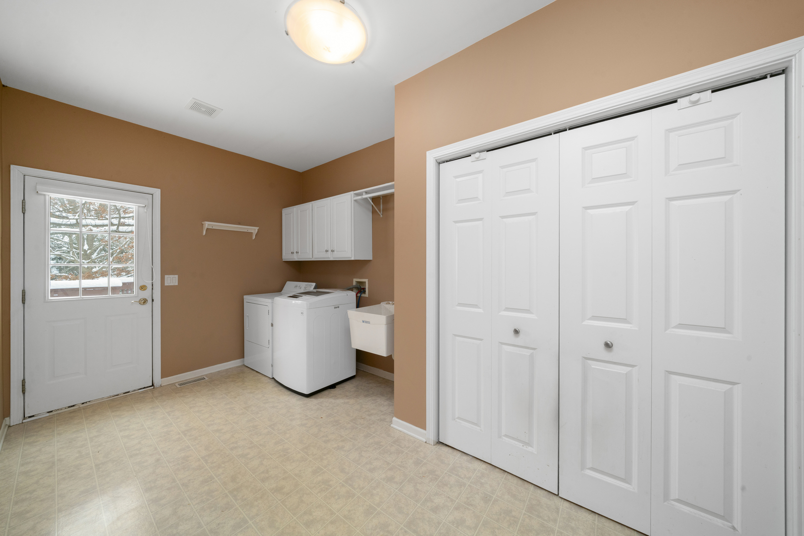 757 Merrill New Road, Sugar Grove, IL 60554