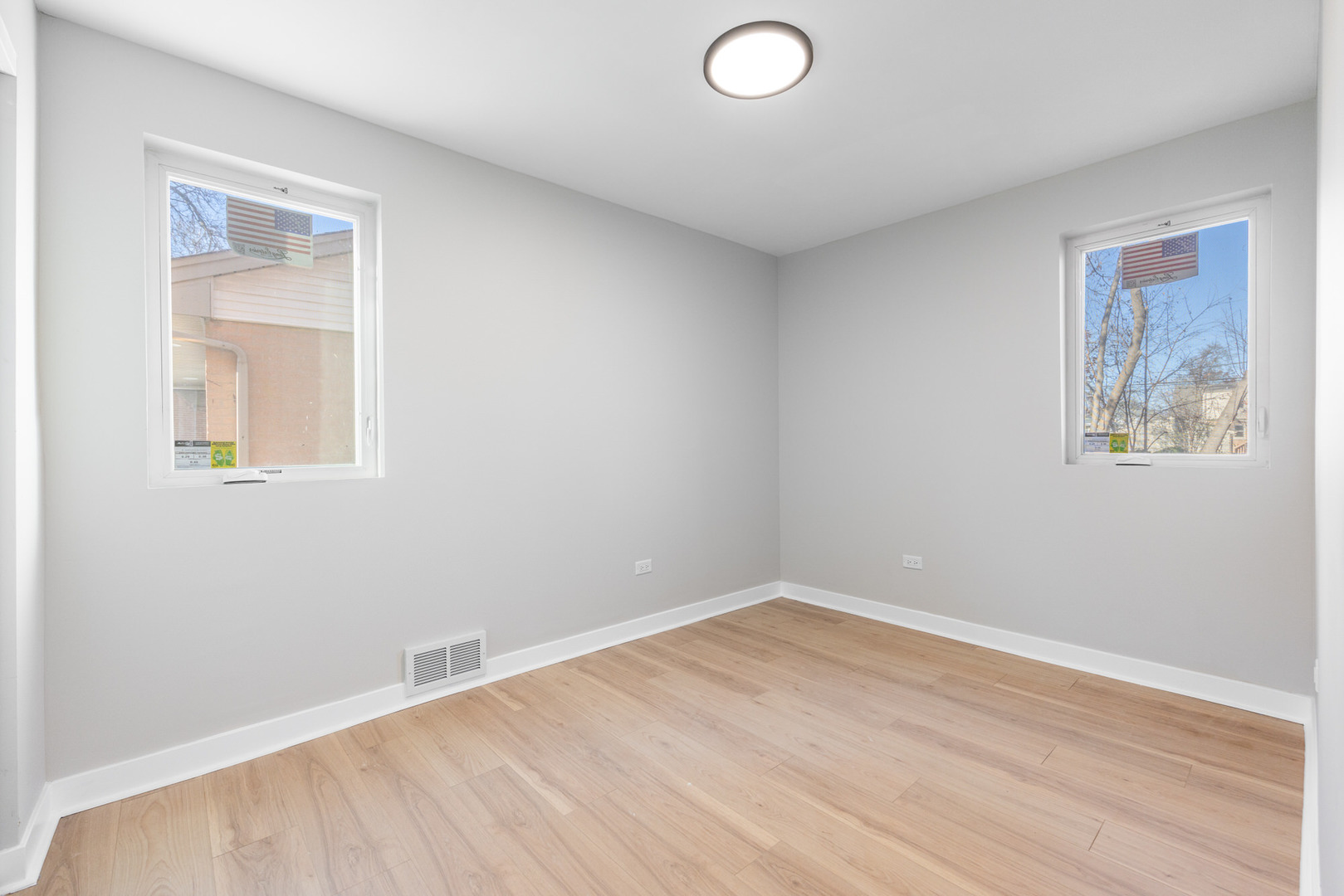 102 W Potomac Avenue, Lombard, IL 60148