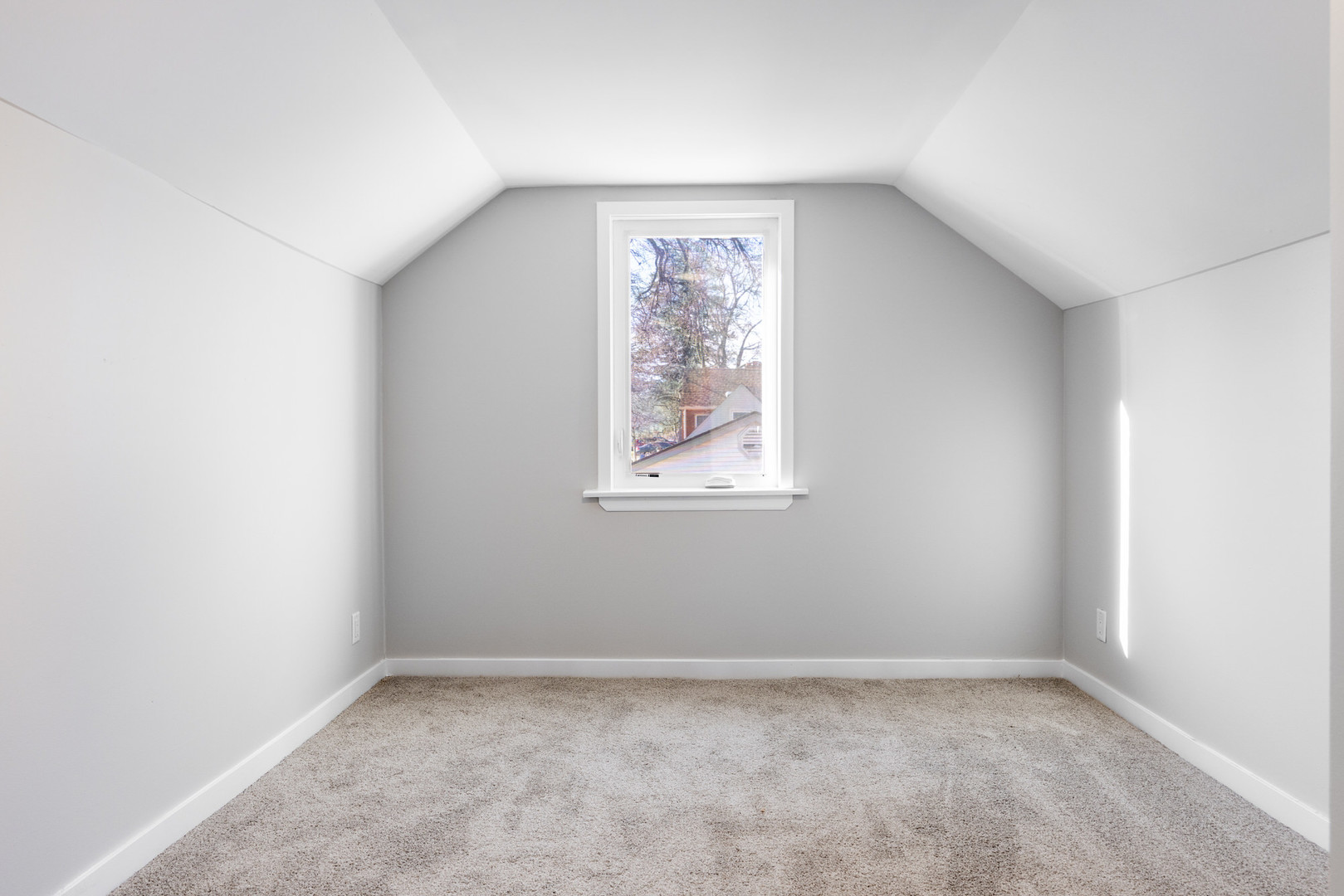 102 W Potomac Avenue, Lombard, IL 60148