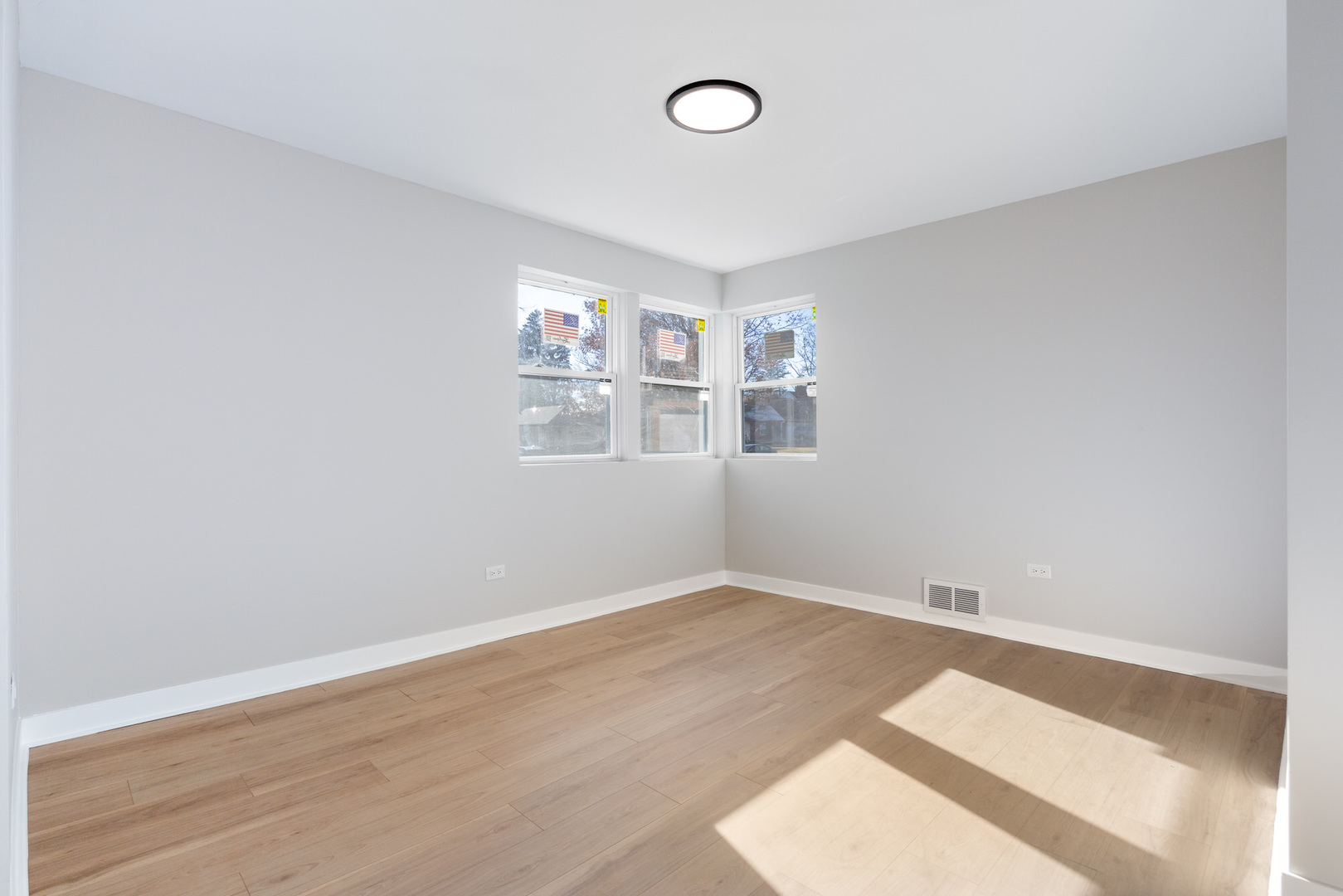 102 W Potomac Avenue, Lombard, IL 60148