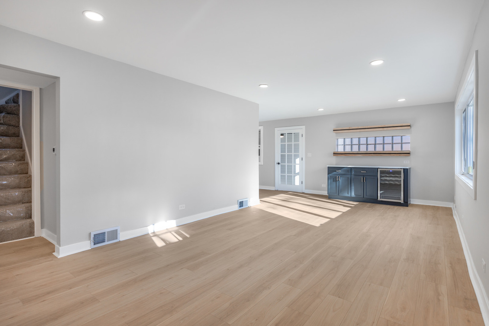 102 W Potomac Avenue, Lombard, IL 60148