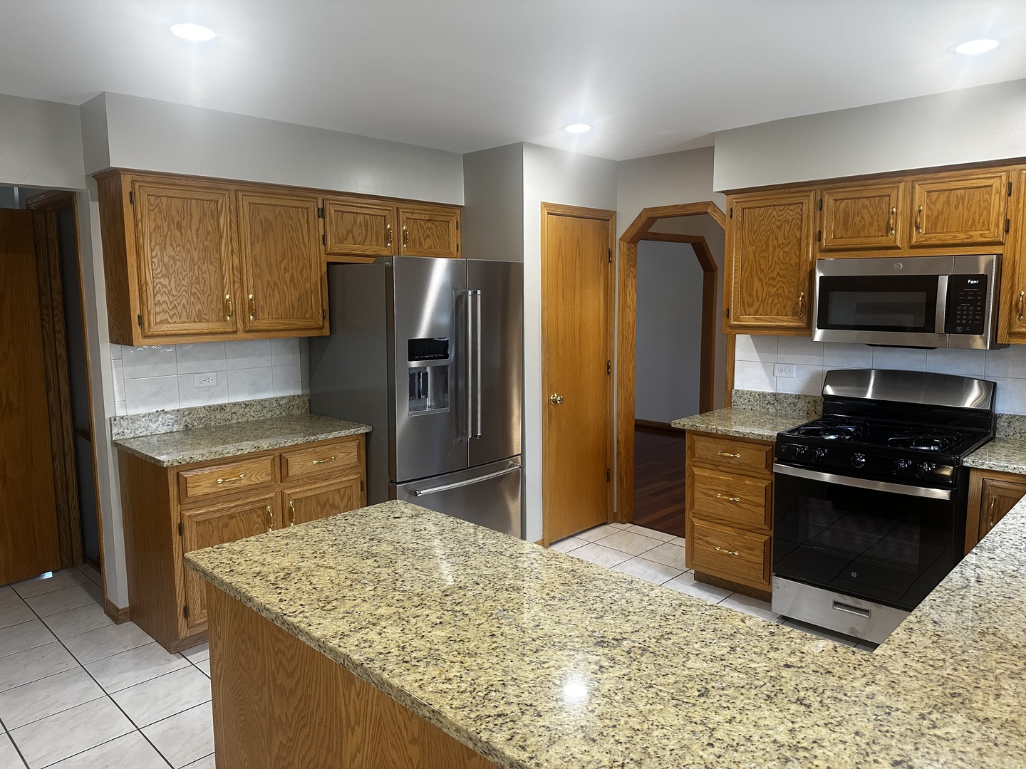 9003 Milford Court, Hickory Hills, IL 60457