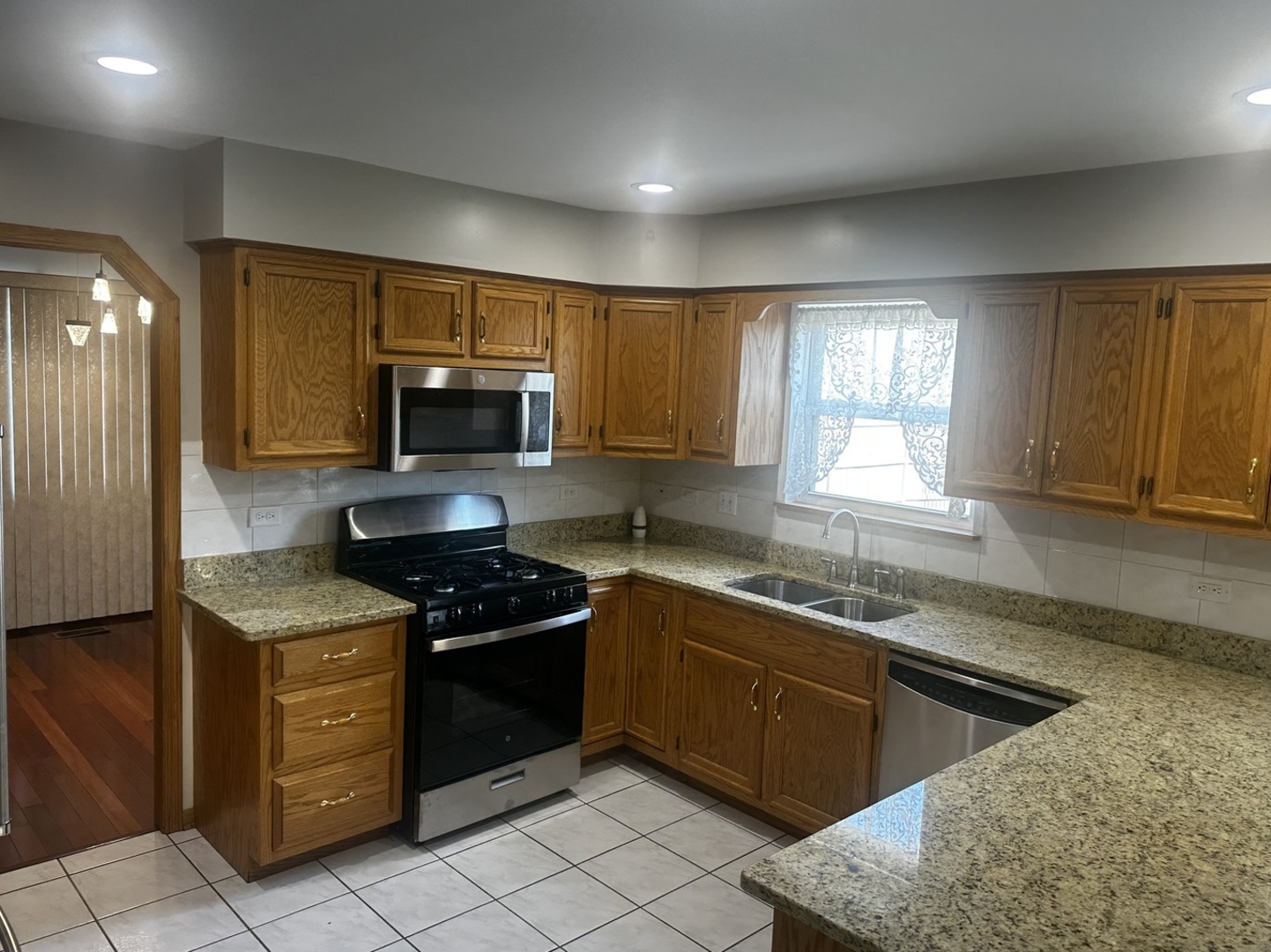 9003 Milford Court, Hickory Hills, IL 60457