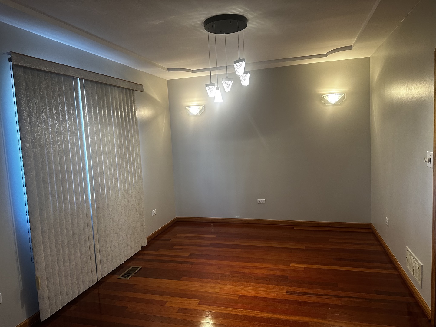 9003 Milford Court, Hickory Hills, IL 60457