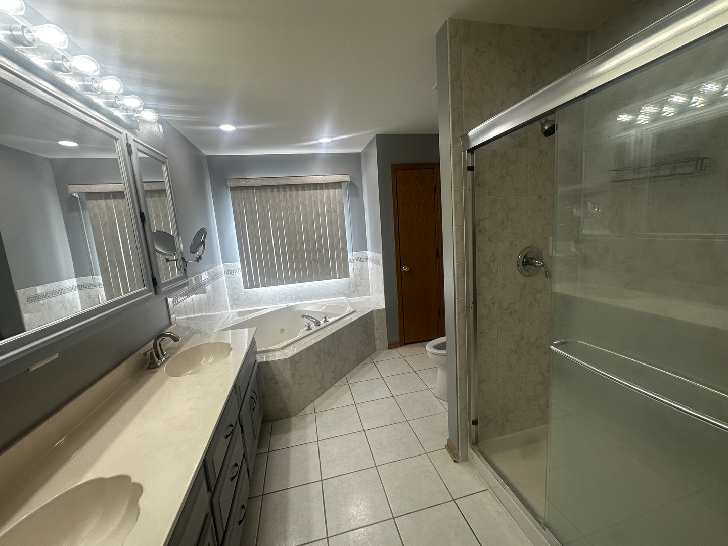 9003 Milford Court, Hickory Hills, IL 60457