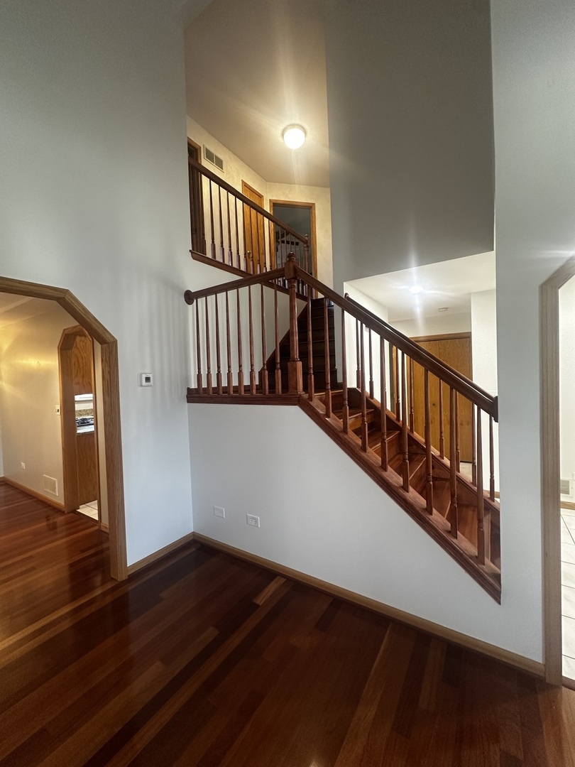 9003 Milford Court, Hickory Hills, IL 60457