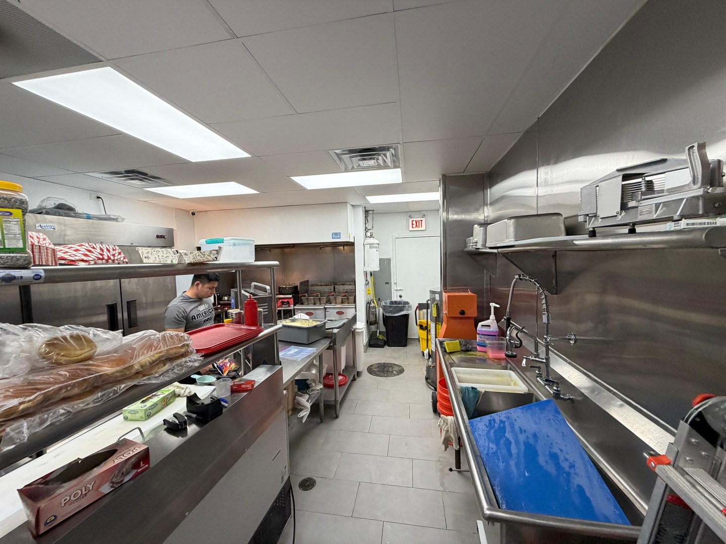 2441 N Clark Street, Chicago, IL 60614