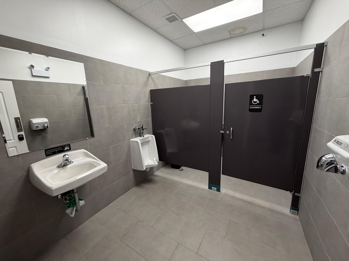 2441 N Clark Street, Chicago, IL 60614