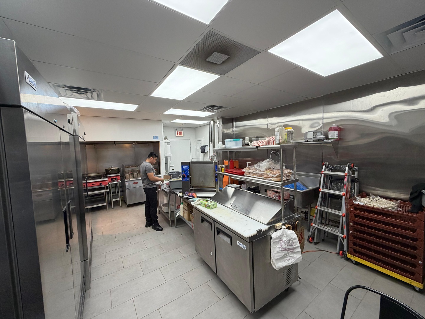 2441 N Clark Street, Chicago, IL 60614