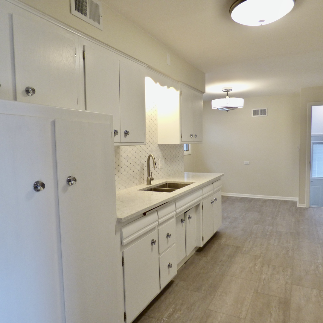 1332 W Mulloy Drive, Addison, IL 60101