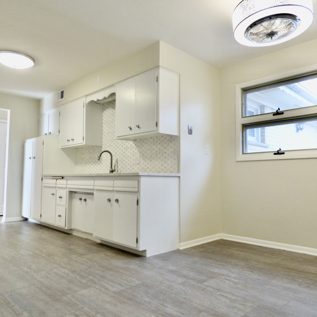 1332 W Mulloy Drive, Addison, IL 60101