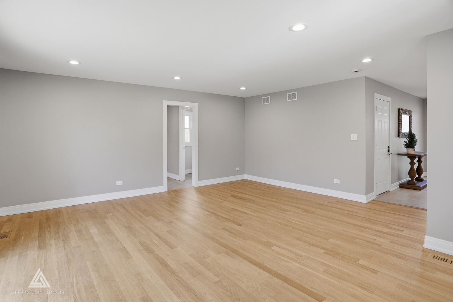 904 Hillview Drive, Lemont, IL 60439