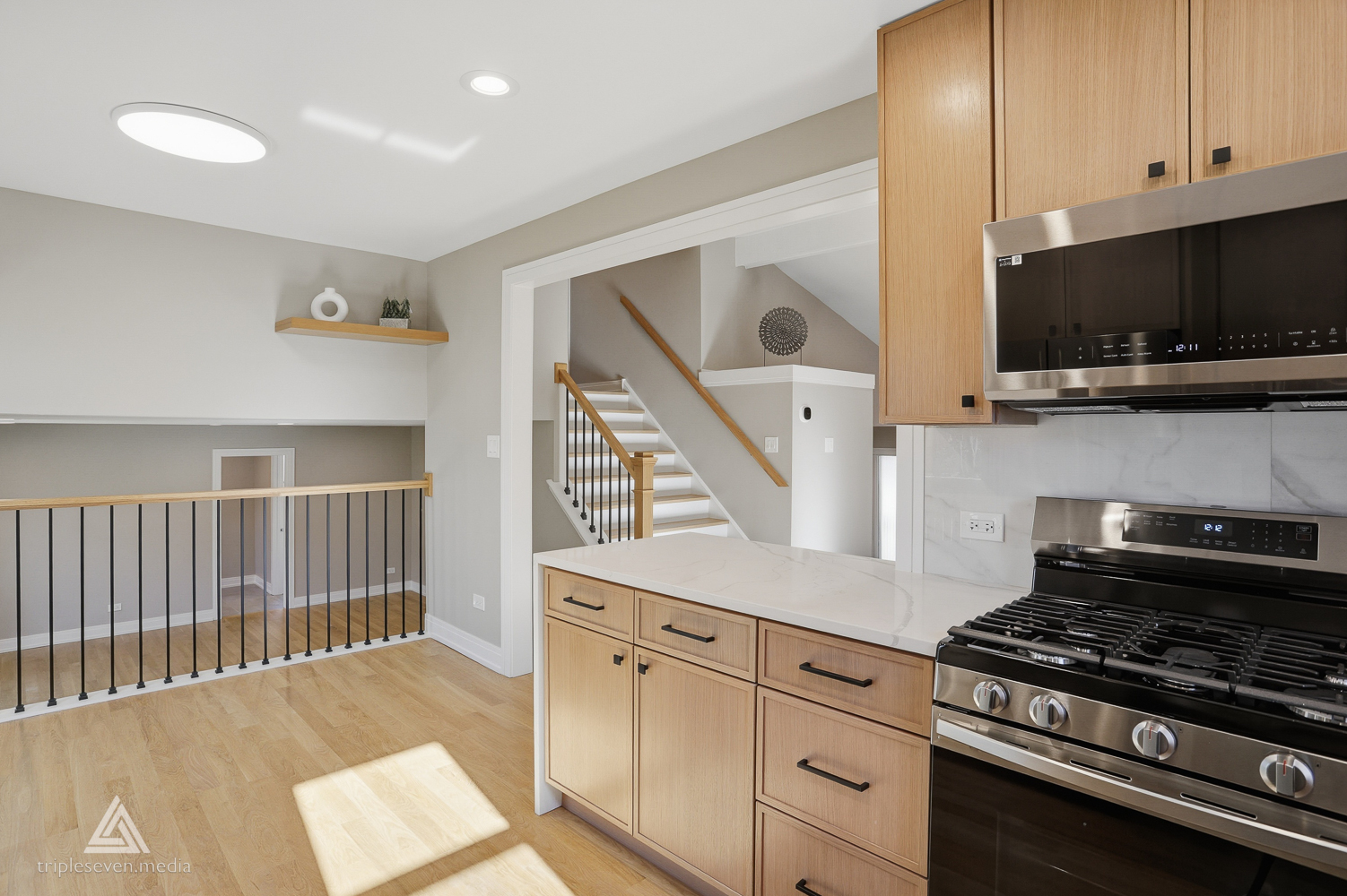 904 Hillview Drive, Lemont, IL 60439