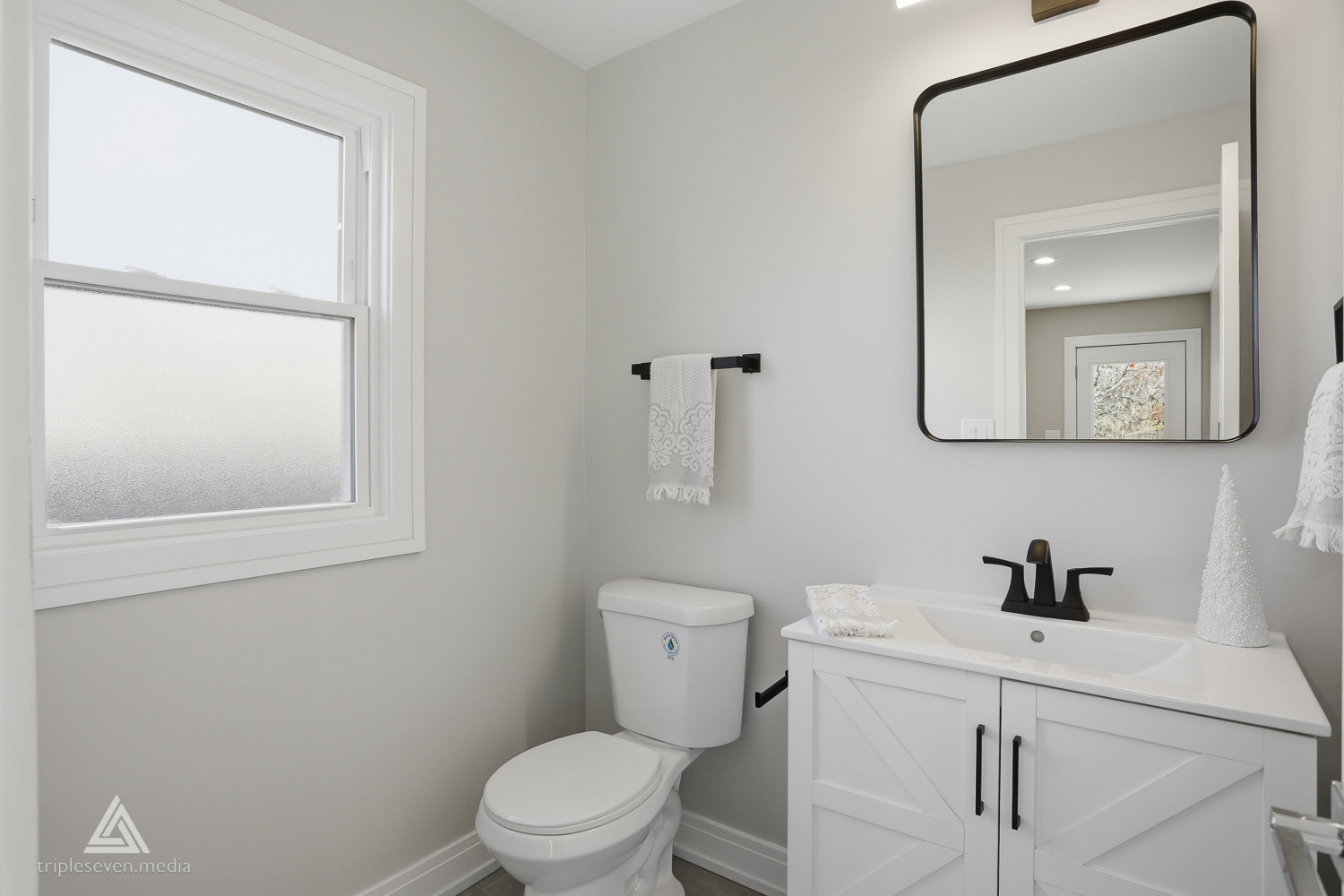 904 Hillview Drive, Lemont, IL 60439