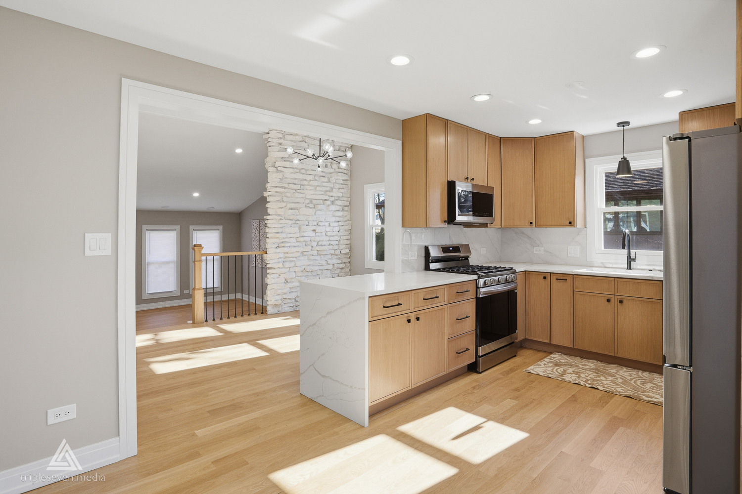 904 Hillview Drive, Lemont, IL 60439