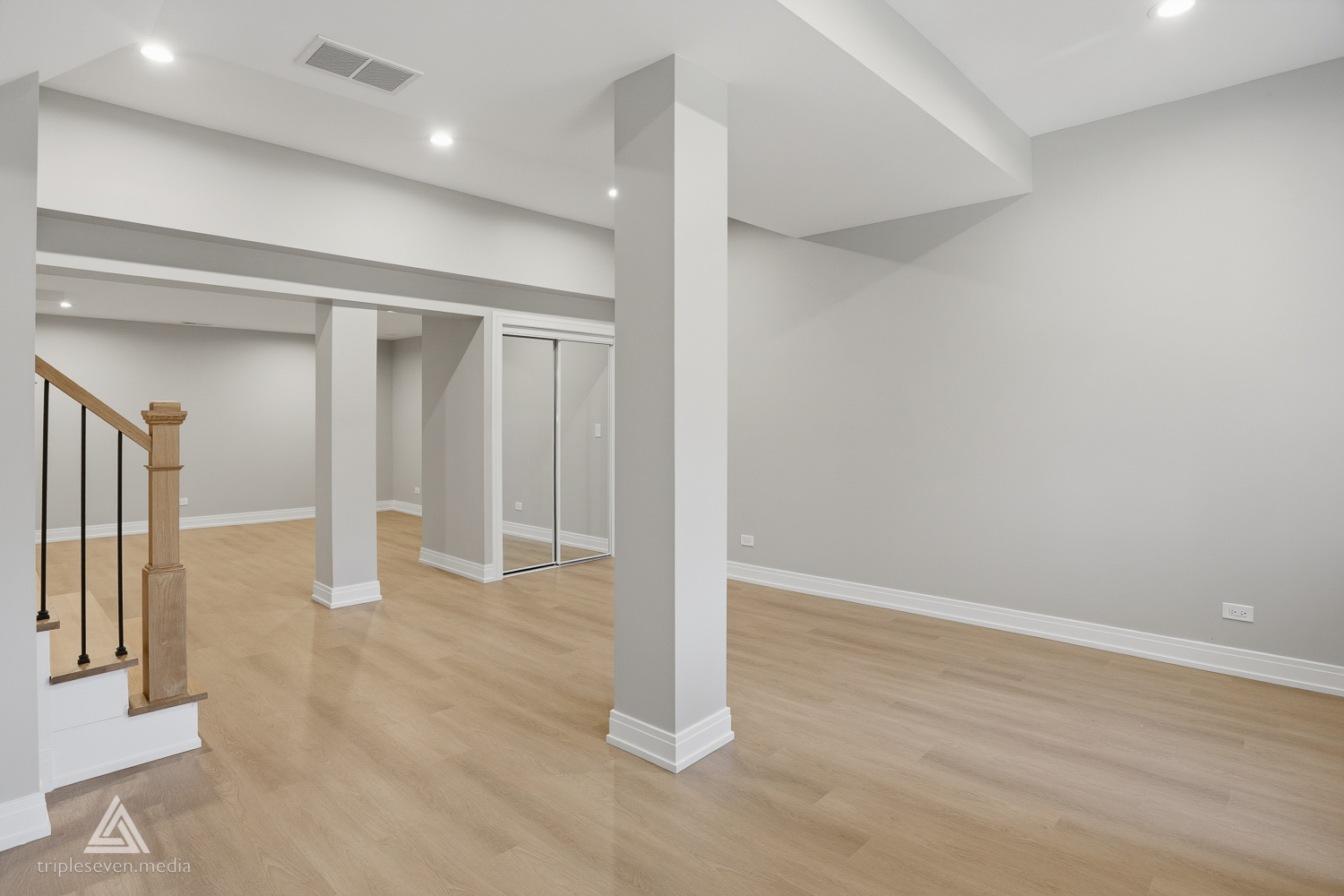 904 Hillview Drive, Lemont, IL 60439