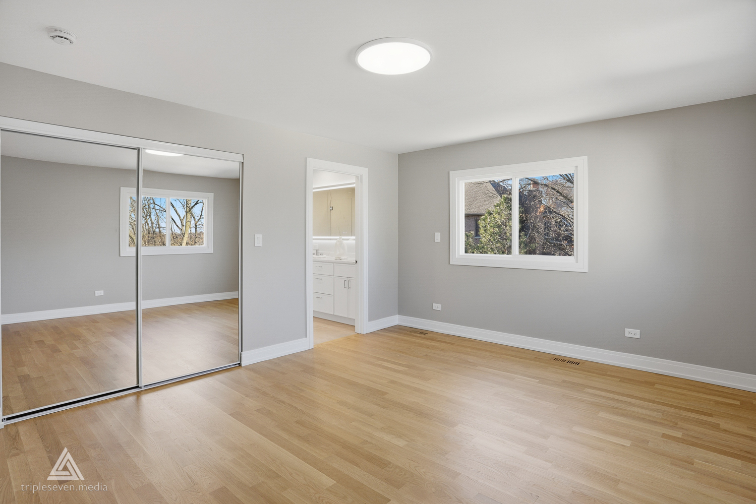 904 Hillview Drive, Lemont, IL 60439