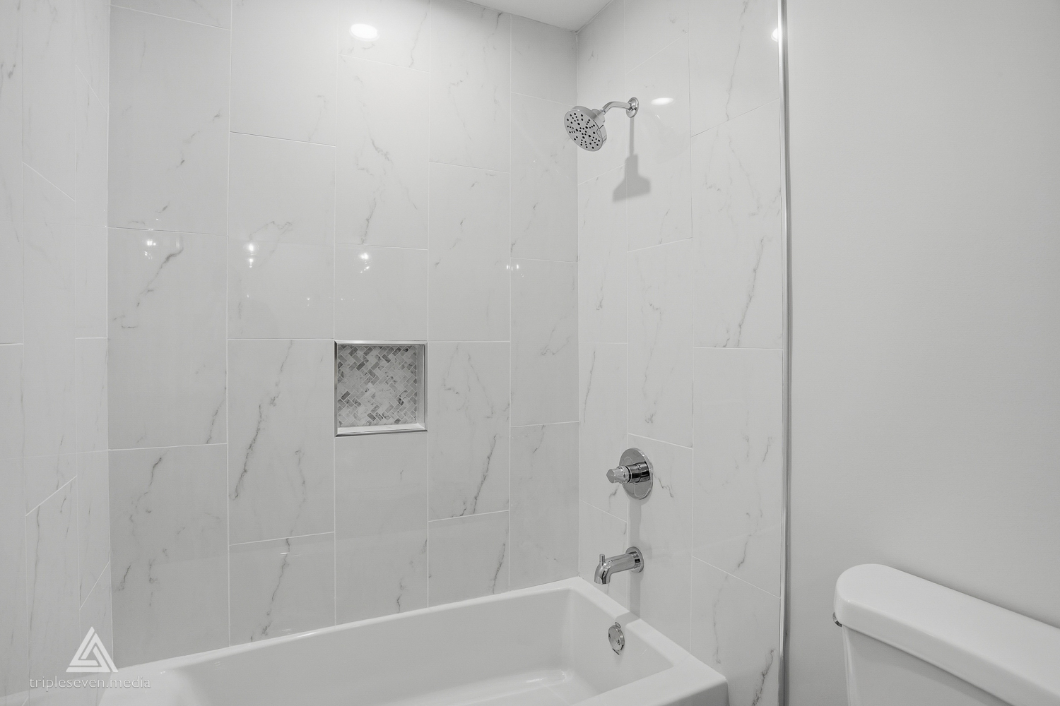 904 Hillview Drive, Lemont, IL 60439