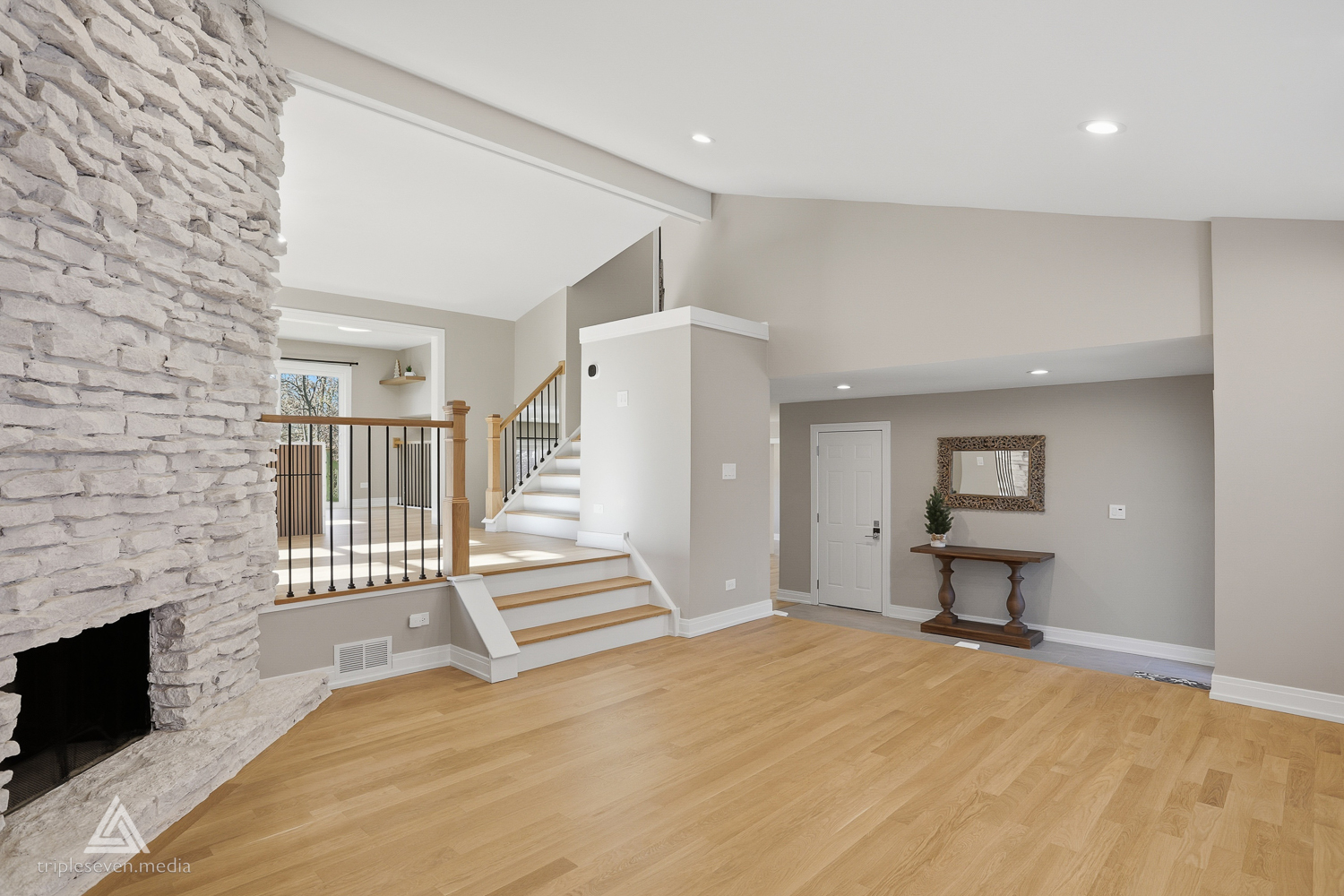 904 Hillview Drive, Lemont, IL 60439