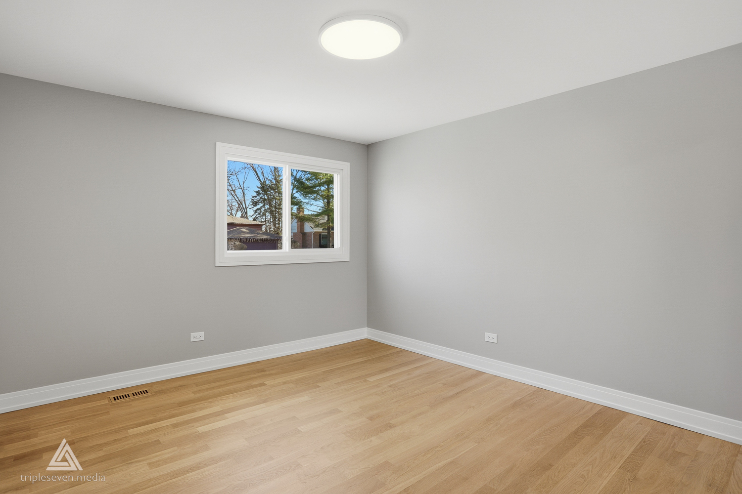 904 Hillview Drive, Lemont, IL 60439