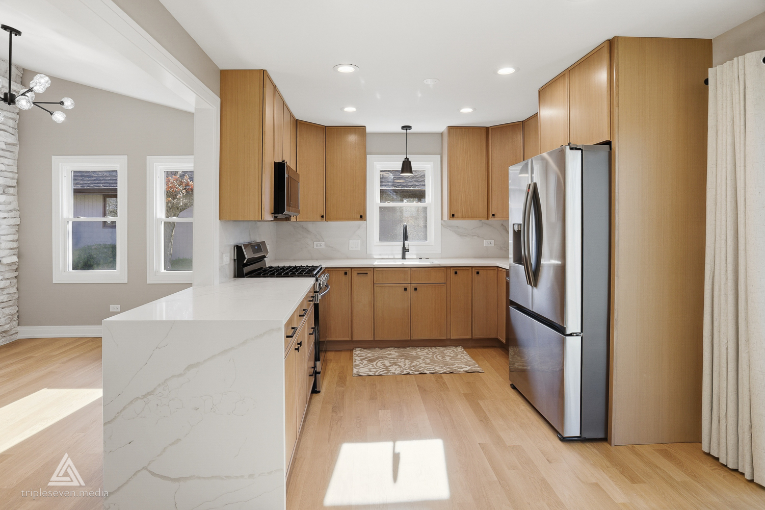 904 Hillview Drive, Lemont, IL 60439