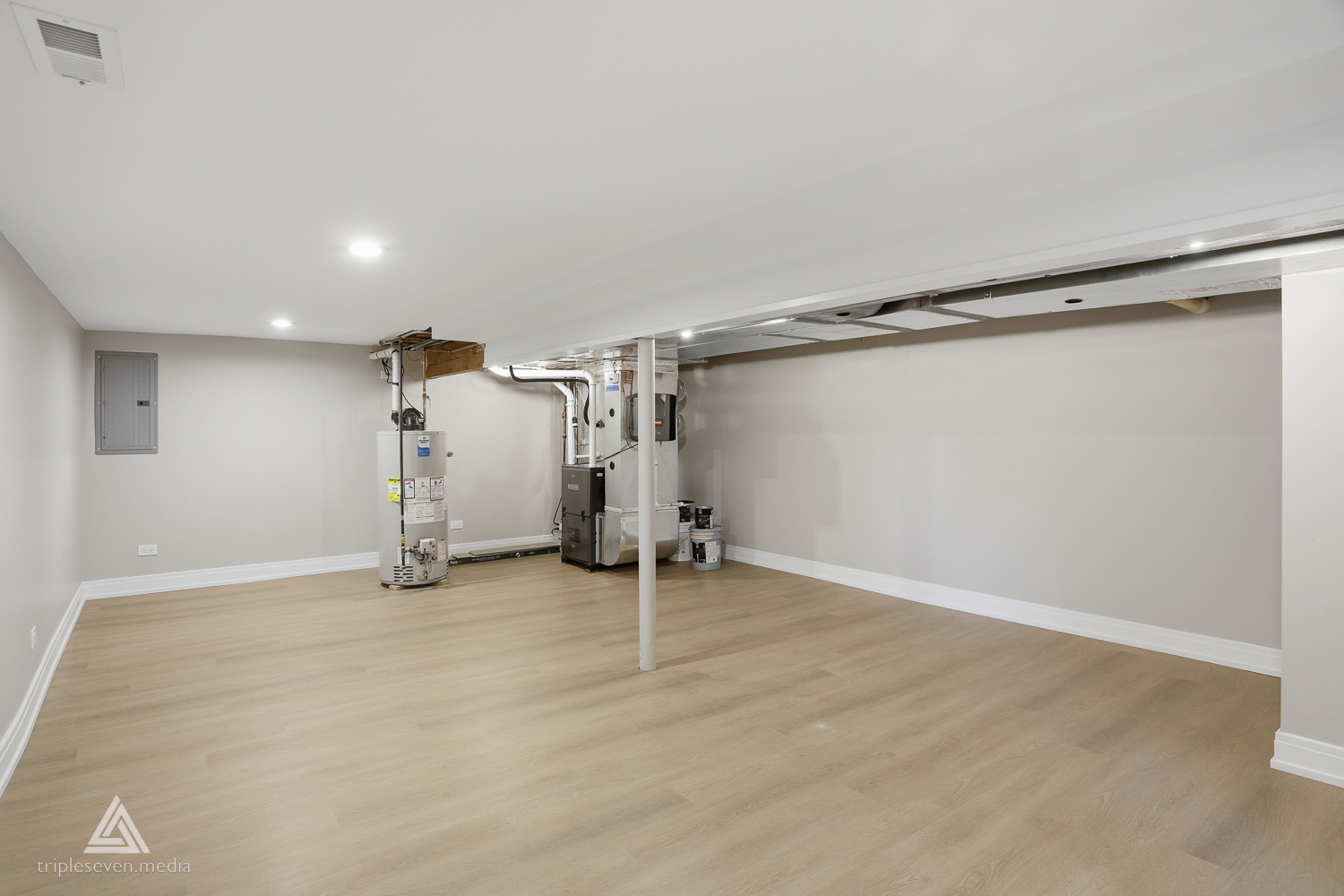 904 Hillview Drive, Lemont, IL 60439