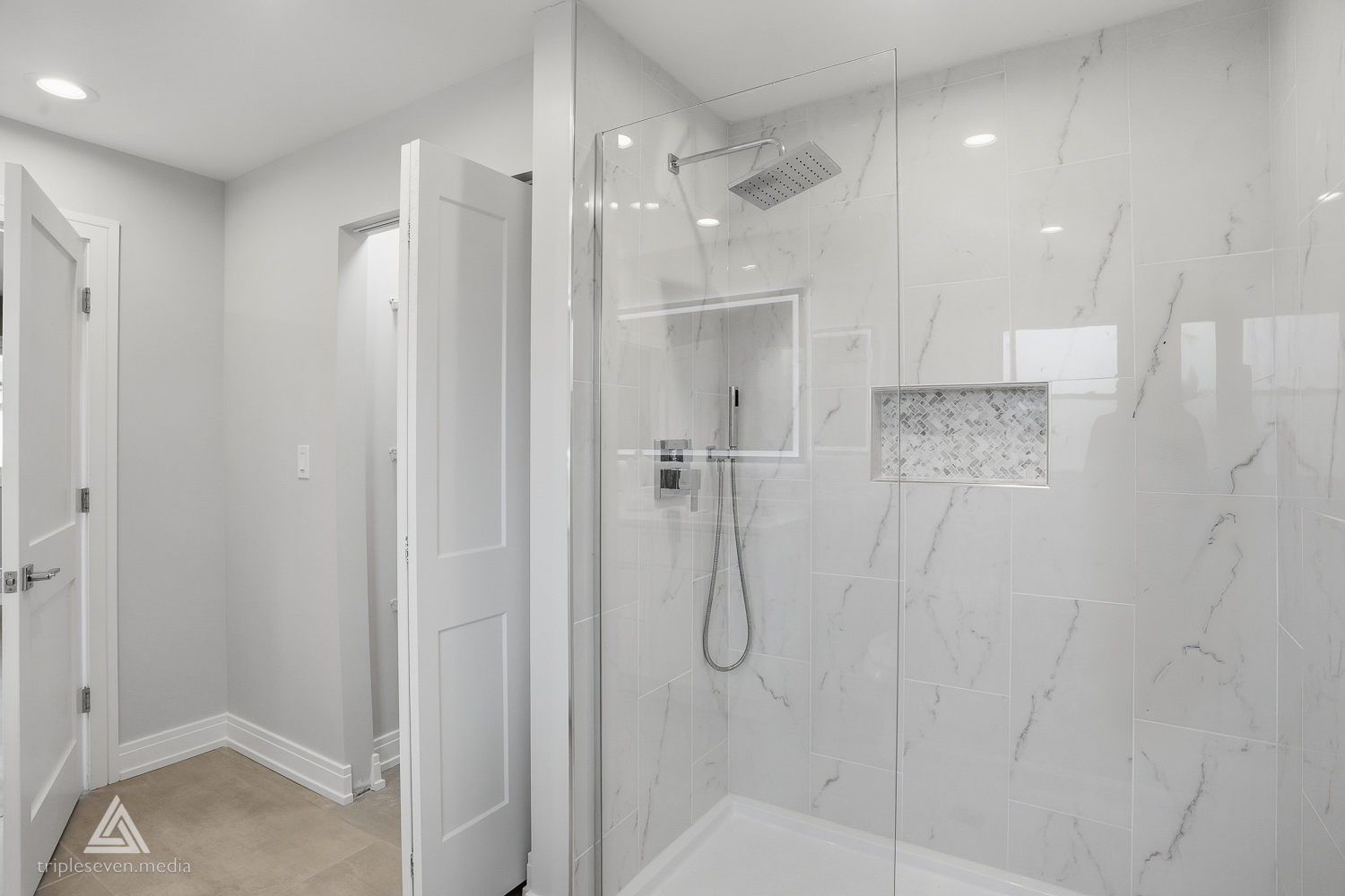 904 Hillview Drive, Lemont, IL 60439