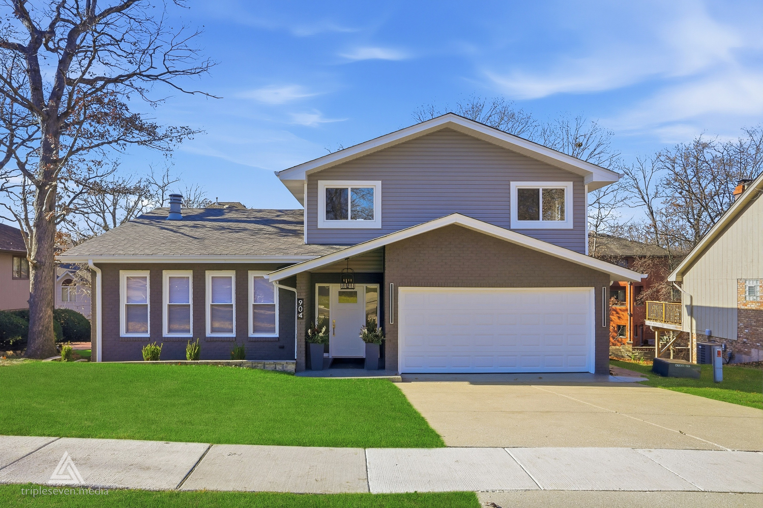 904 Hillview Drive, Lemont, IL 60439