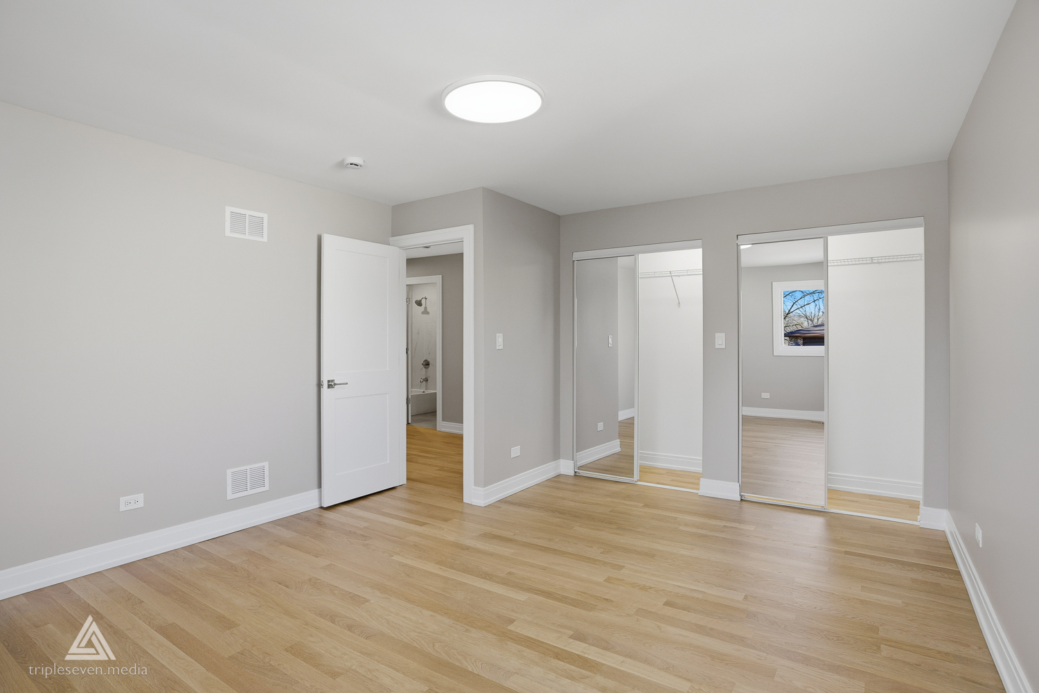 904 Hillview Drive, Lemont, IL 60439